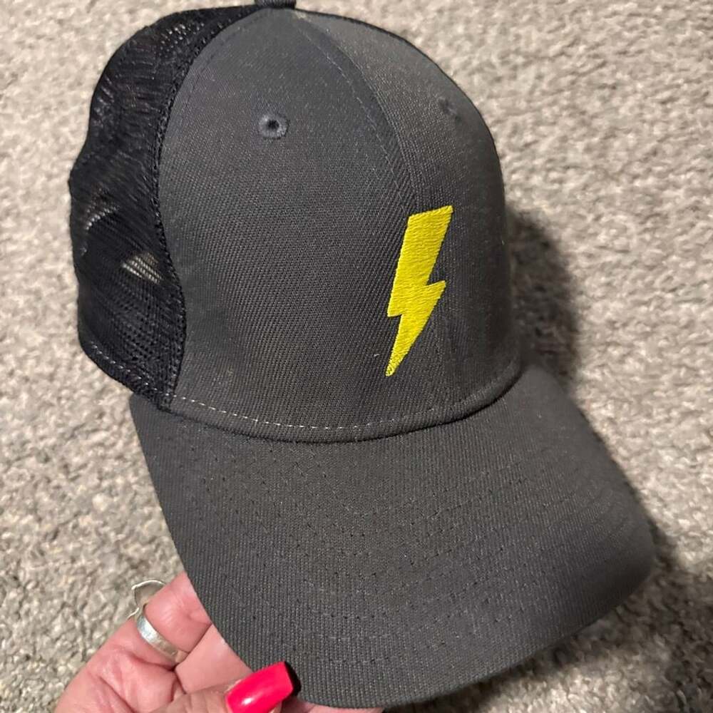 New Era 9Forty Trucker Hat Size One Size Fits Most Gray Yellow